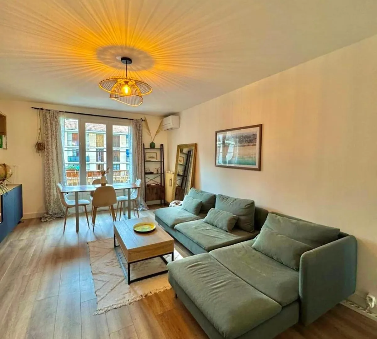 T3 Moderne Et Cosy Avec Blacon Aix-en-Provence 0*,  France